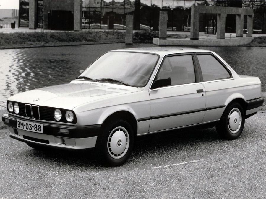  BMW 318i Coupe 1982 года  (фото 7 из 13)